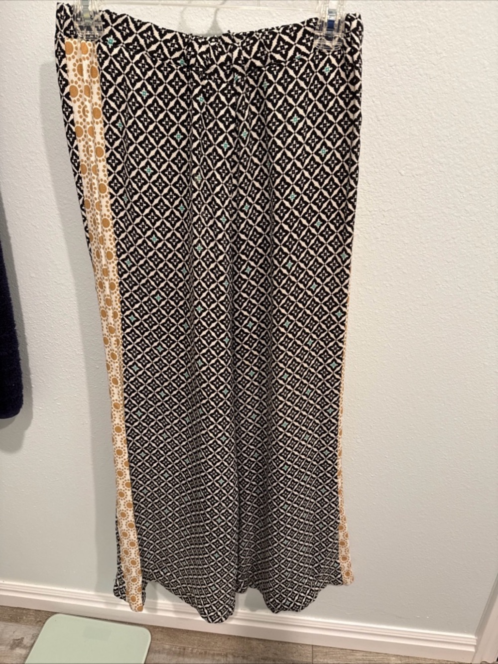 Wide-Leg Patterned Palazzo Pants in Black and Cream